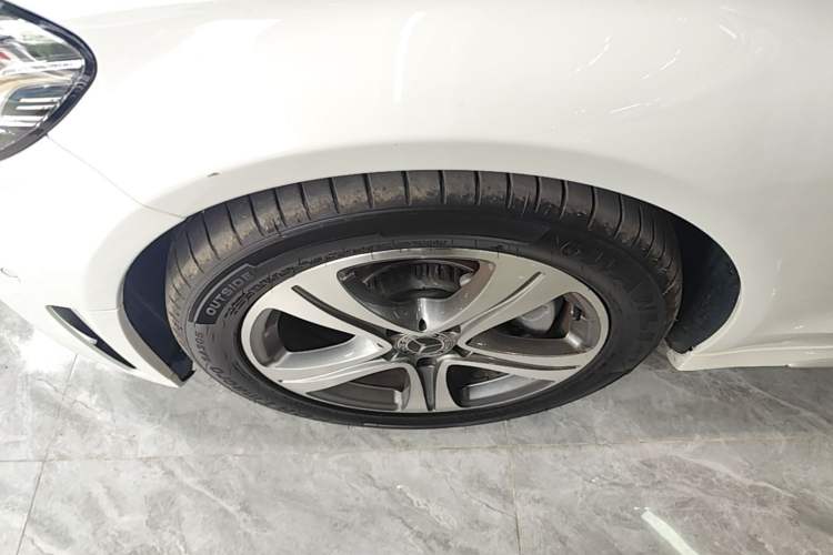 Used Mercedes-Benz C-Class 2019 Restyled C 260 L Sport Edition Left Front Wheel Hub