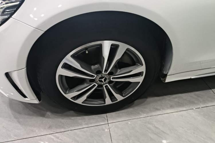 Used Mercedes-Benz C-Class 2019 C 180 L Fashion Edition Sport Version Left Front Wheel Hub