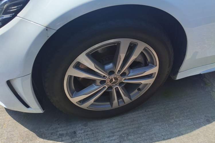 Used Mercedes-Benz C-Class 2019 C 180 L Fashion Edition Sport Version Left Front Wheel Hub