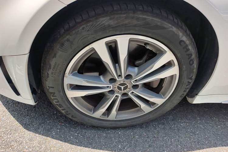 Used Mercedes-Benz C-Class 2019 C 180 L Fashion Edition Sport Version Left Front Wheel Hub