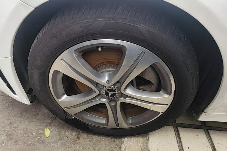 Used Mercedes-Benz C-Class 2019 C 260 L Sport Edition Left Front Wheel Hub