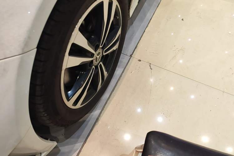 Used Mercedes-Benz C-Class 2019 C 260 Sport Edition Left Front Wheel Hub