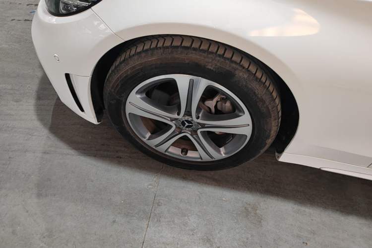 Used Mercedes-Benz C-Class 2019 Restyled C 260 L Sport Edition Left Front Wheel Hub