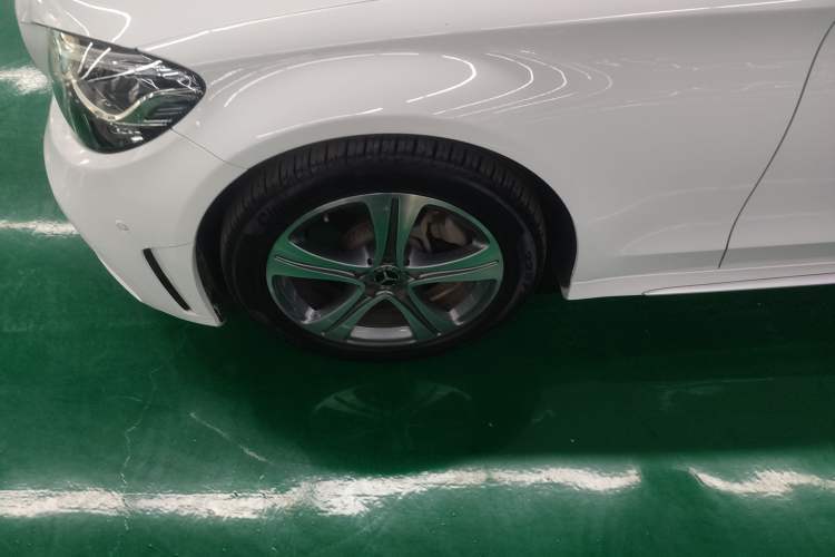 Used Mercedes-Benz C-Class 2019 Restyled C 260 L Sport Edition Left Front Wheel Hub