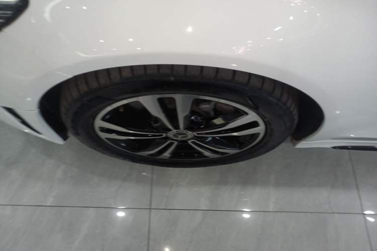 Used Mercedes-Benz C-Class 2019 C 260 Sport Edition Left Front Wheel Hub