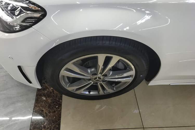 Used Mercedes-Benz C-Class 2019 C 180 L Fashion Edition Sport Version Left Front Wheel Hub
