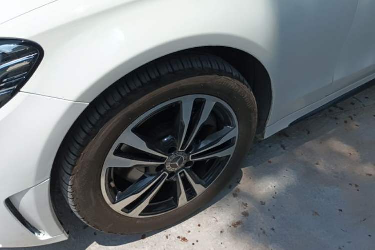 Used Mercedes-Benz C-Class 2019 C 260 Sport Edition Left Front Wheel Hub