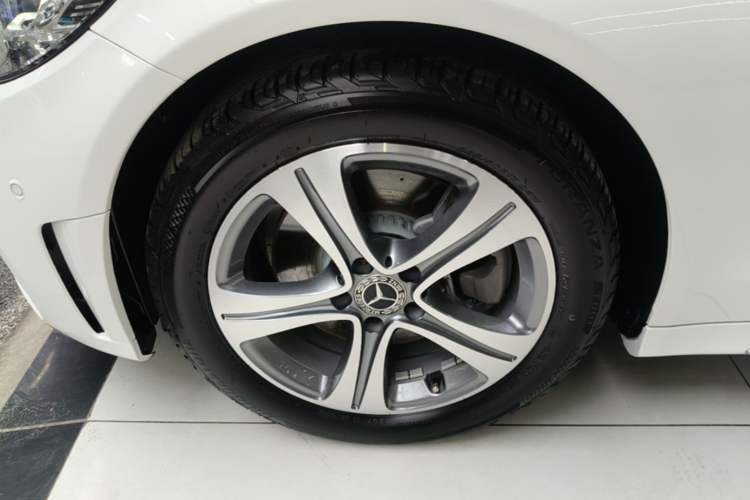 Used Mercedes-Benz C-Class 2019 Restyled C 260 L Sport Edition Left Front Wheel Hub