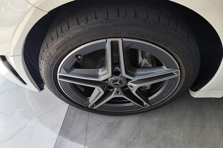Used Mercedes-Benz C-Class 2019 C 260 Estate Left Front Wheel Hub