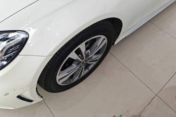 Used Mercedes-Benz C-Class 2019 C 180 L Fashion Edition Sport Version Left Front Wheel Hub