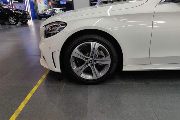 Used Mercedes-Benz C-Class 2019 Restyled C 260 L Sport Edition Left Front Wheel Hub