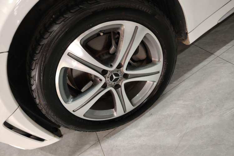 Used Mercedes-Benz C-Class 2019 Restyled C 260 L Sport Edition Left Front Wheel Hub