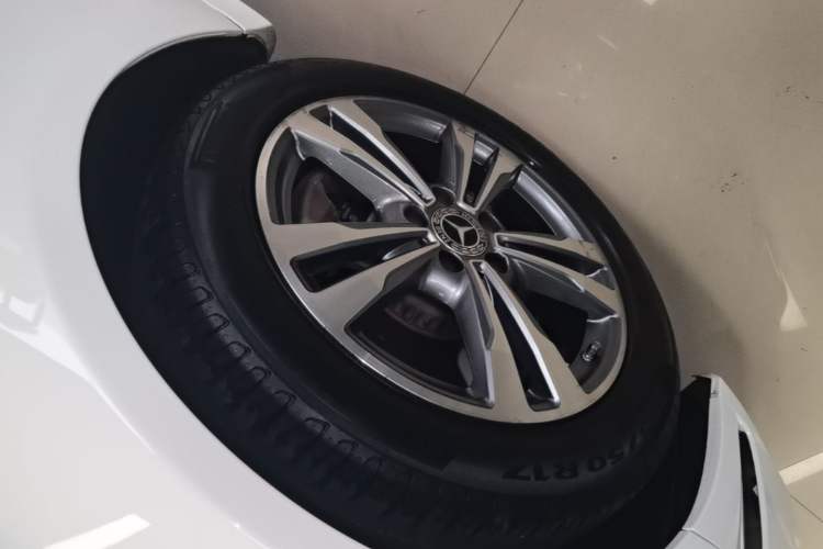 Used Mercedes-Benz C-Class 2019 C 180 L Fashion Edition Sport Version Left Front Wheel Hub