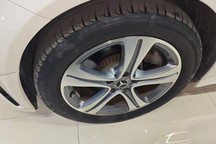 Used Mercedes-Benz C-Class 2019 C 260 L Sport Edition Left Front Wheel Hub