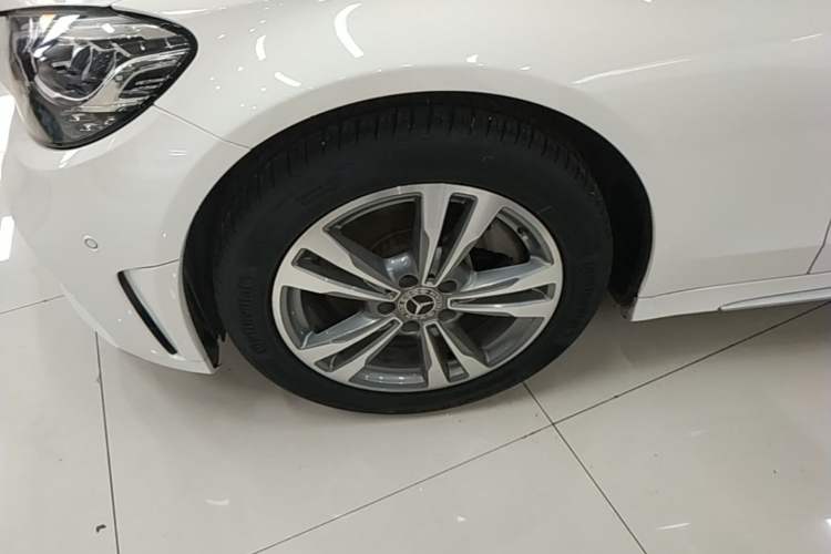 Used Mercedes-Benz C-Class 2019 C 180 L Fashion Edition Sport Version Left Front Wheel Hub