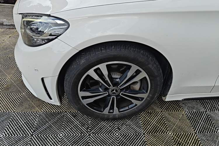 Used Mercedes-Benz C-Class 2019 C 260 Sport Edition Left Front Wheel Hub