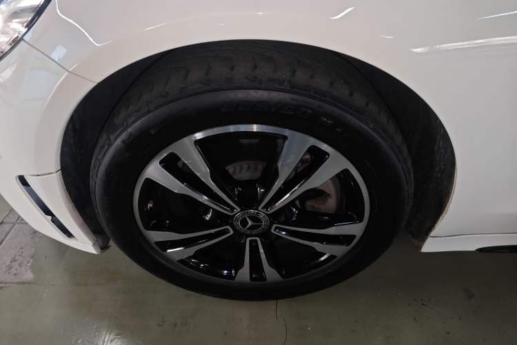 Used Mercedes-Benz C-Class 2019 C 260 Sport Edition Left Front Wheel Hub