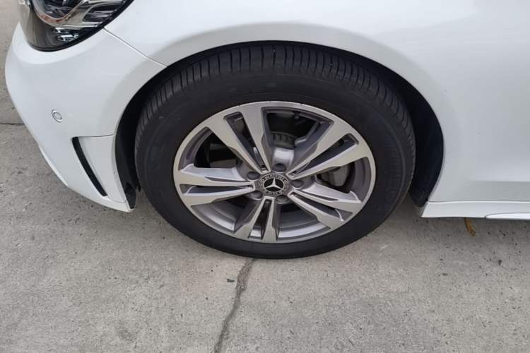 Used Mercedes-Benz C-Class 2019 C 180 L Fashion Edition Sport Version Left Front Wheel Hub