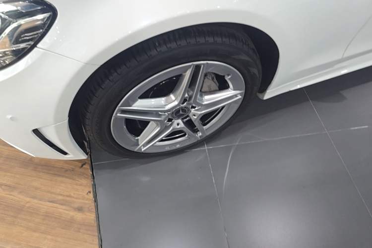 Used Mercedes-Benz C-Class 2019 C 260 Estate Left Front Wheel Hub