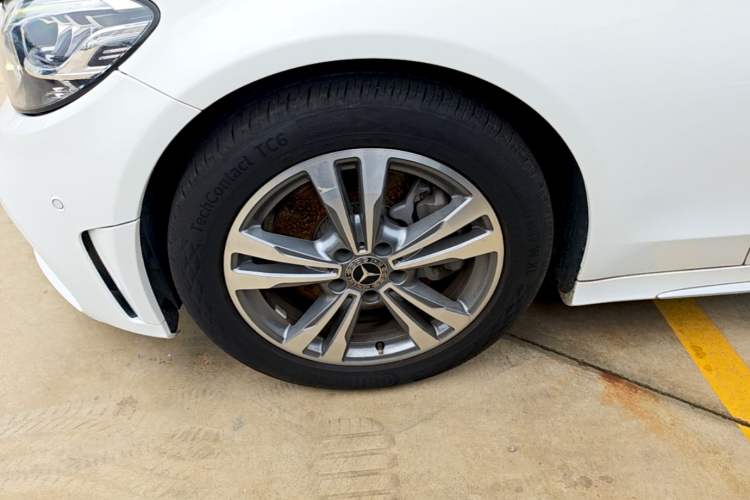 Used Mercedes-Benz C-Class 2019 C 180 L Fashion Edition Sport Version Left Front Wheel Hub