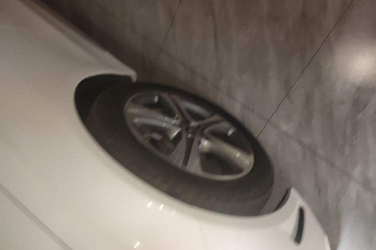 Used Mercedes-Benz C-Class 2019 Restyled C 260 L Sport Edition Left Front Wheel Hub