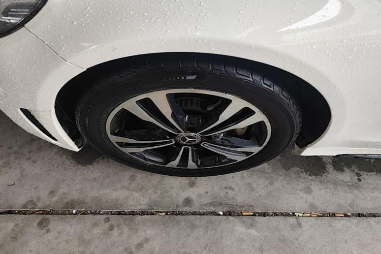 Used Mercedes-Benz C-Class 2019 C 260 Sport Edition Left Front Wheel Hub