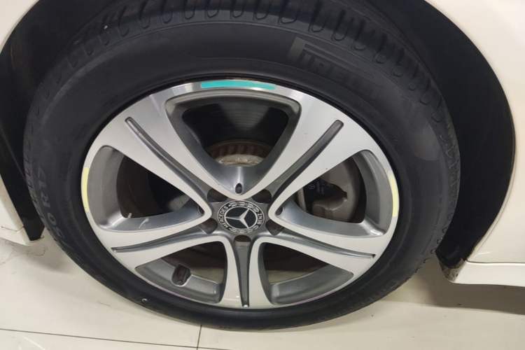 Used Mercedes-Benz C-Class 2019 Restyled C 260 L Sport Edition Left Front Wheel Hub