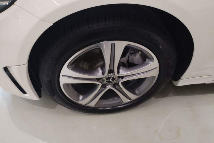 Used Mercedes-Benz C-Class 2019 C 260 L Sport Edition Left Front Wheel Hub