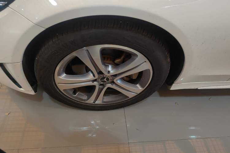 Used Mercedes-Benz C-Class 2019 Restyled C 260 L Sport Edition Left Front Wheel Hub