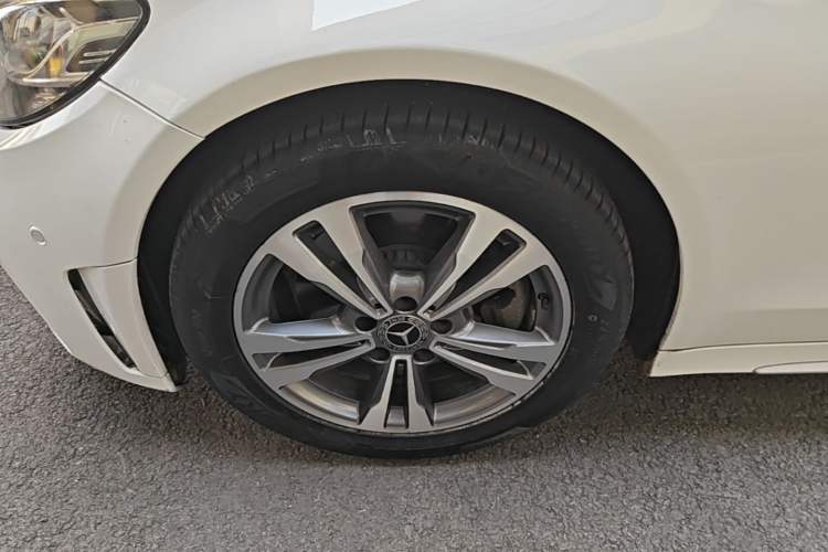 Used Mercedes-Benz C-Class 2019 C 180 L Fashion Edition Sport Version Left Front Wheel Hub