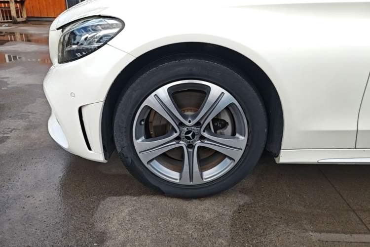Used Mercedes-Benz C-Class 2019 Restyled C 260 L Sport Edition Left Front Wheel Hub