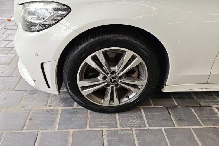 Used Mercedes-Benz C-Class 2019 C 180 L Fashion Edition Sport Version Left Front Wheel Hub