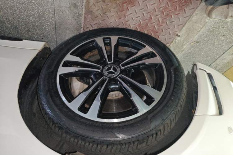 Used Mercedes-Benz C-Class 2019 C 260 Sport Edition Left Front Wheel Hub