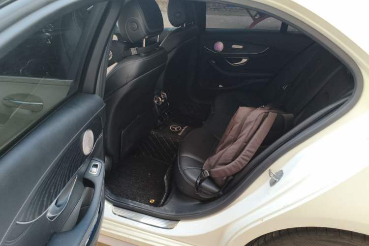 Used Mercedes-Benz C-Class 2019 C 180 L Fashion Edition Sport Version Left Rear Seat
