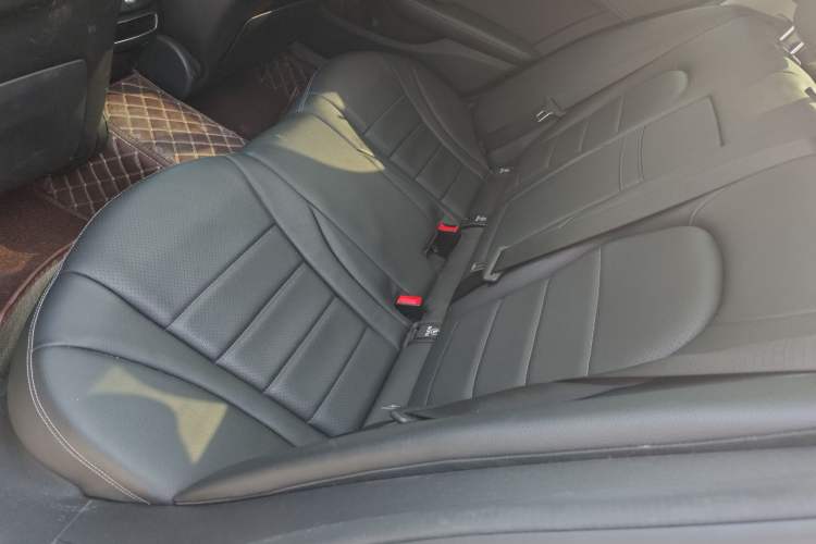Used Mercedes-Benz C-Class 2019 C 260 L Sport Edition Left Rear Seat