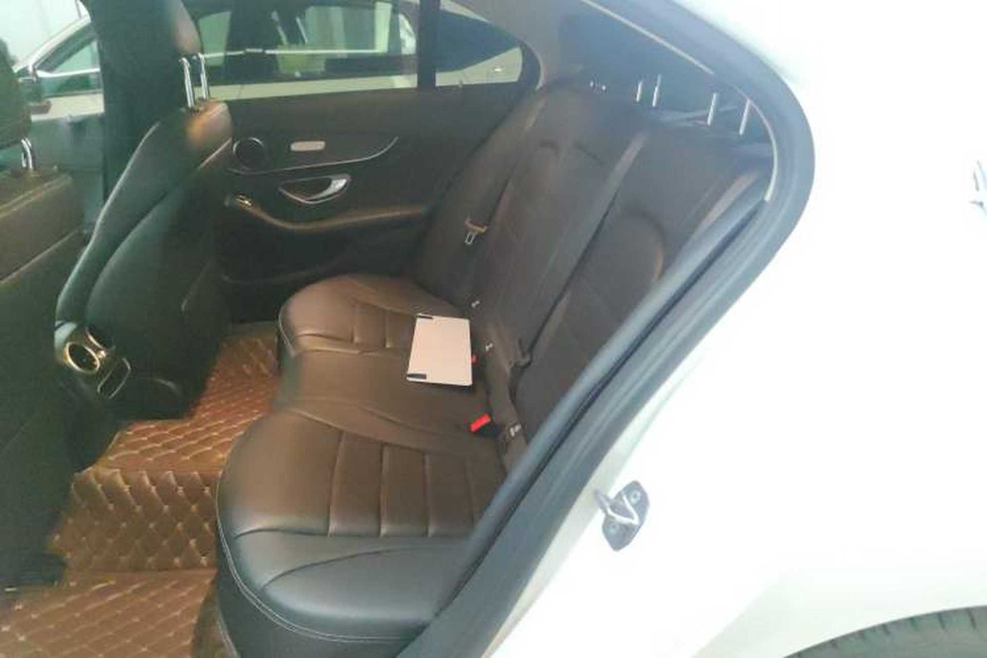 Used Mercedes-Benz C-Class 2019 C 180 L Fashion Edition Sport Version Left Rear Seat