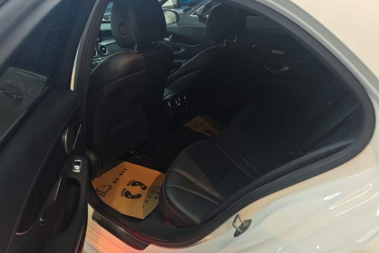 Used Mercedes-Benz C-Class 2019 C 180 L Fashion Edition Sport Version Left Rear Seat