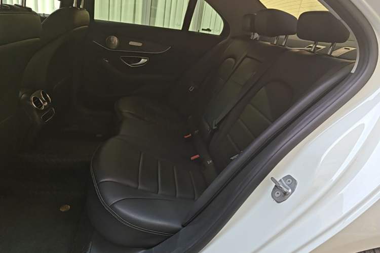 Used Mercedes-Benz C-Class 2019 C 180 L Fashion Edition Sport Version Left Rear Seat