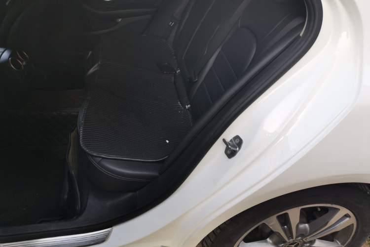 Used Mercedes-Benz C-Class 2019 C 180 L Fashion Edition Sport Version Left Rear Seat