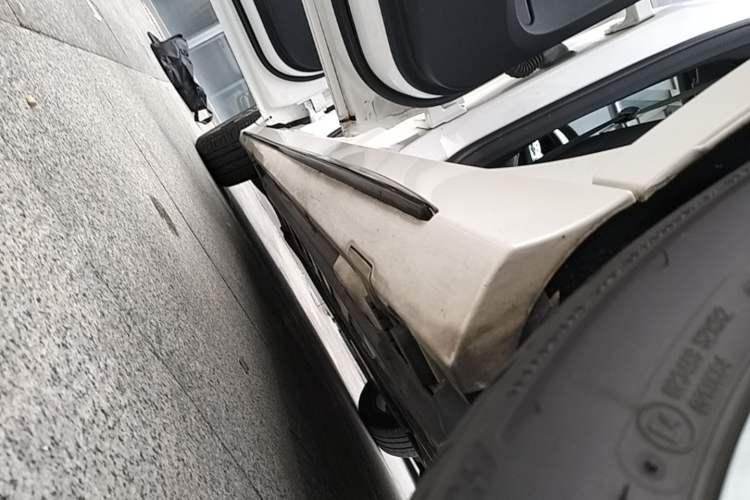 Used Mercedes-Benz C-Class 2019 C 260 Sport Edition Left Side Sill