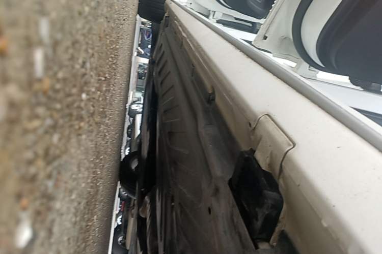 Used Mercedes-Benz C-Class 2019 C 180 L Fashion Edition Sport Version Left Side Sill