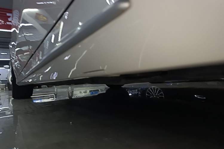 Used Mercedes-Benz C-Class 2019 Restyled C 260 L Sport Edition Left Side Sill