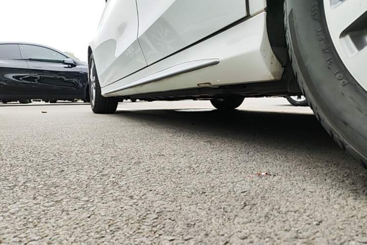 Used Mercedes-Benz C-Class 2019 C 180 L Fashion Edition Sport Version Left Side Sill