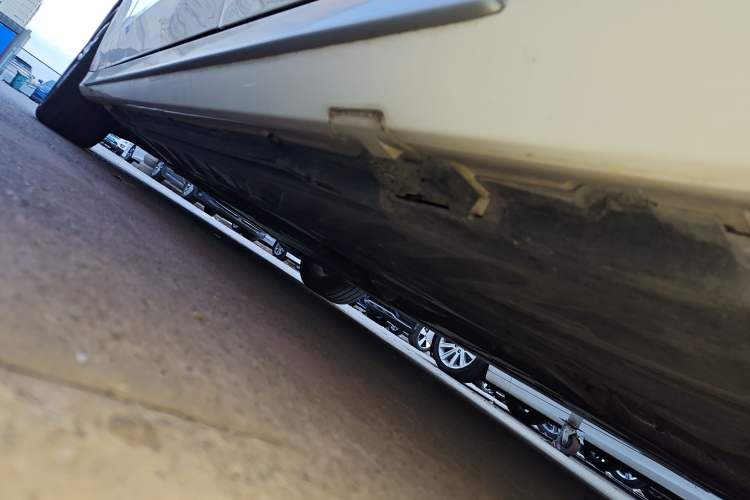 Used Mercedes-Benz C-Class 2019 C 180 L Fashion Edition Sport Version Left Side Sill