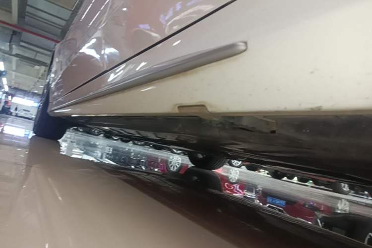 Used Mercedes-Benz C-Class 2019 C 260 L Sport Edition Left Side Sill