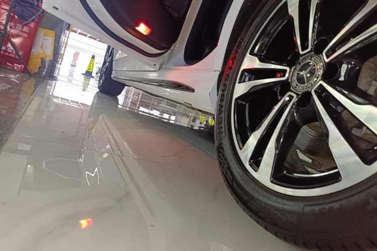 Used Mercedes-Benz C-Class 2019 C 260 Sport Edition Left Side Sill