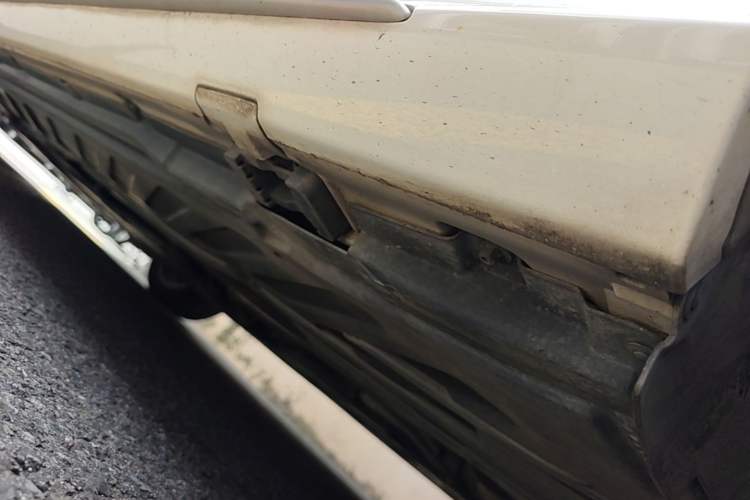 Used Mercedes-Benz C-Class 2019 C 180 L Fashion Edition Sport Version Left Side Sill