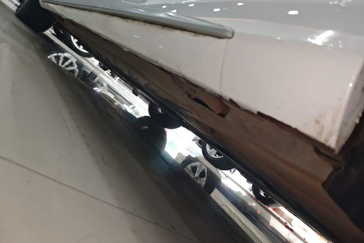 Used Mercedes-Benz C-Class 2019 Restyled C 260 L Sport Edition Left Side Sill