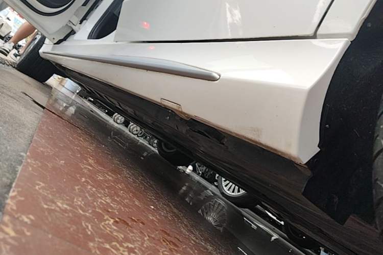 Used Mercedes-Benz C-Class 2019 Restyled C 260 L Sport Edition Left Side Sill