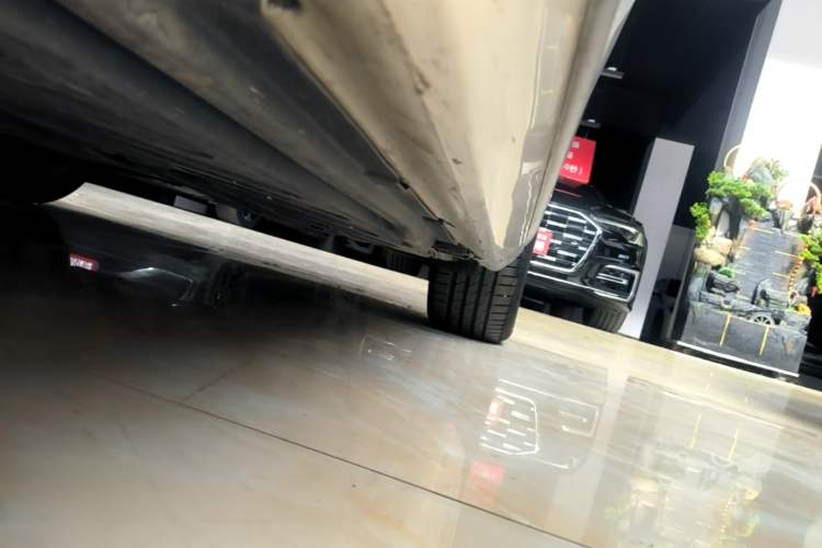 Used Mercedes-Benz C-Class 2019 C 260 L Sport Edition Left Side Sill